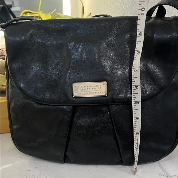 Marc By Marc Jacobs Black Leather Shoulder Bag. EUC - Picture 7 of 12